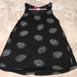 Divided Muscle T-shirt Skulls